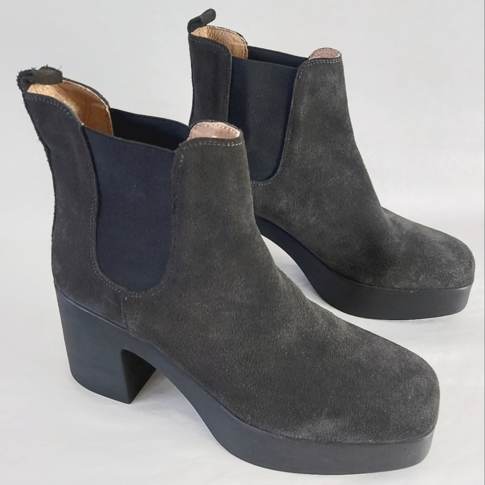 Intentionally Blank Women Charcoal Suede Chelsea Boots 37.5 EU Chunky Block Heel